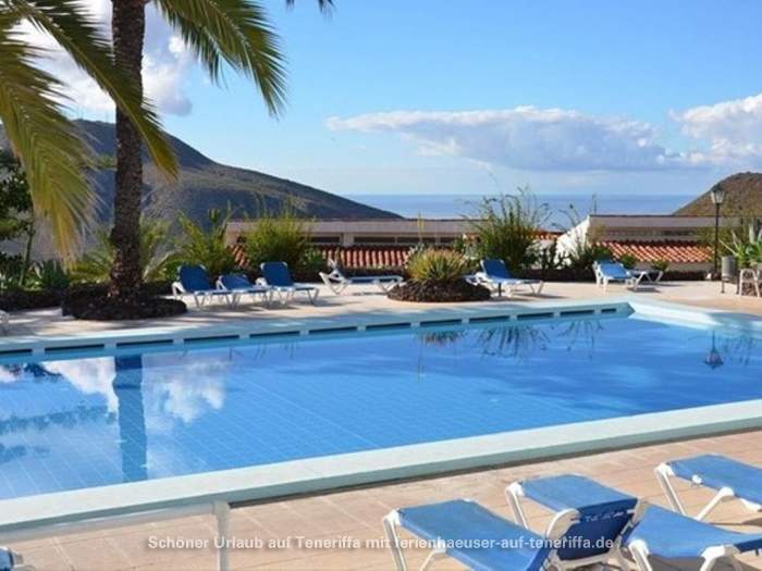 Ferienwohnung mit beheiztem Pool und möblierter Terrasse
