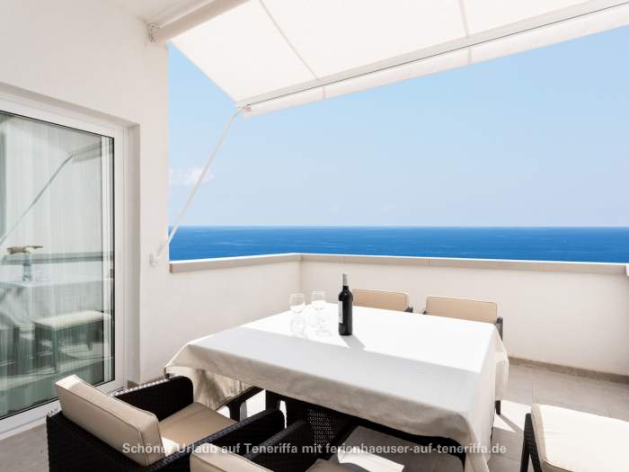 Moderne Ferienwohnung mit Terrasse und Meerblick am Strand
