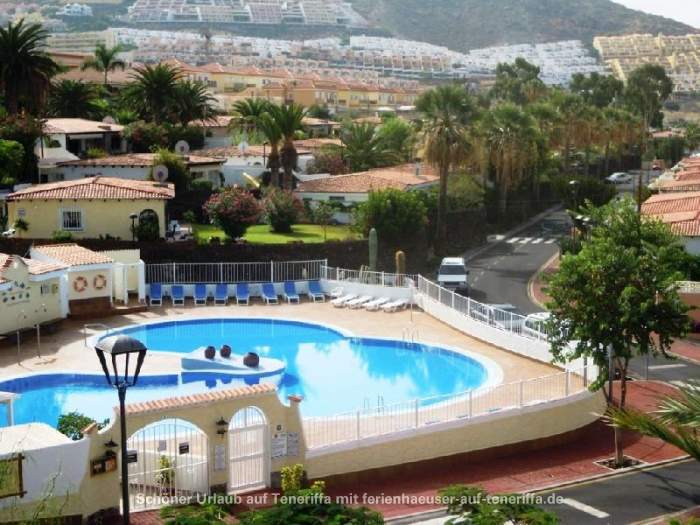 Modern eingerichetete Ferienwohnung mit Pool und Meerblick