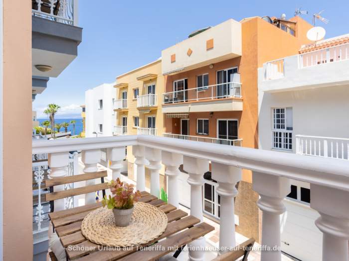 Strandnahe Ferienwohnung mit Balkon und Privatparkplatz
