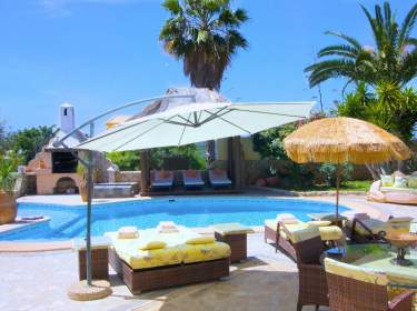 Exklusive, strandnahe Villa mit Poolbereich,großem Garten und Terrasse