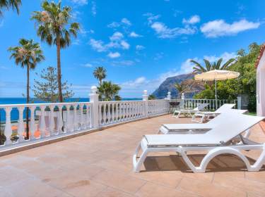 Sonnensichere Villa mit Privatpool