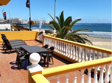 Geräumiges Ferienhaus direkt am Strand von EL Medano mit Terrasse