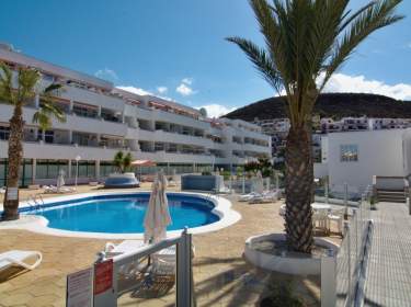 Ferienwohnung mit Balkon, Meerblick und Pool