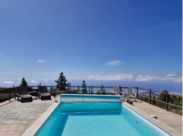 Traumhaft gelegene Finca mit Pool in den Bergen