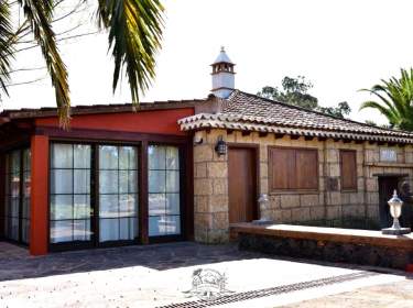 Uriges Ferienhaus mit Pool, Garten und Grill auf Finca in Tacoronte