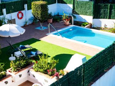 Modernes Landhaus mit Garten