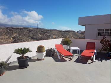 Gemütliche und ruhige Ferienwohnung mit Dachterrasse am Strand