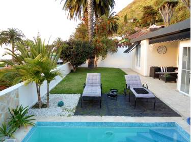 Komfortables Ferienhaus mit Pool und Meerblick in La Orotava