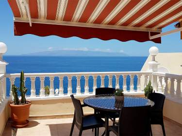 Ferienapartment auf schönem Anwesen mit Pool und Meerblick
