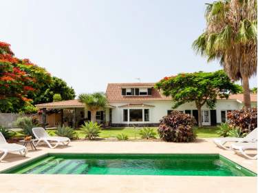 Familien Ferienhaus mit Pool, Garten und Wlan auf Finca für 6 Personen