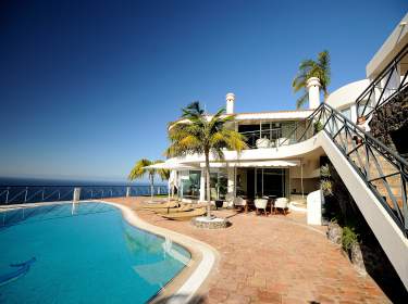 12 Personen Villa mit Infiniti-Pool, Sauna und Jacuzzi