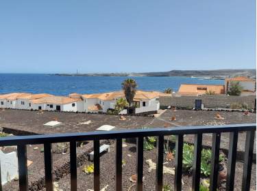 Ferienwohnung mit Terrasse und Meerblick in Strandnähe
