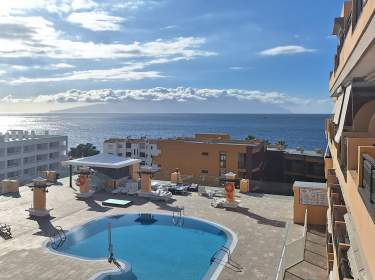 Strandnahe Ferienwohnung mit Meerblick und Pool in Anlage mit Lift