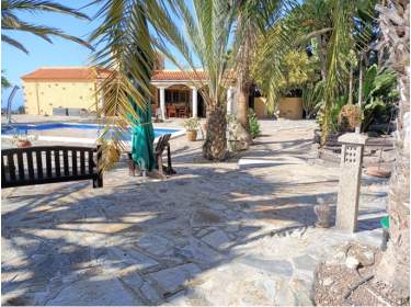 Bungalow für 4 Personen auf ruhiger Finca mit Pool im Süden Teneriffas