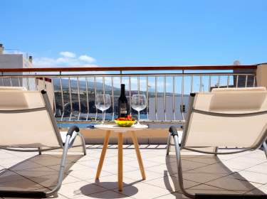Penthouse mit 3 Schlafzimmern und Meerblick dicht an am Strand