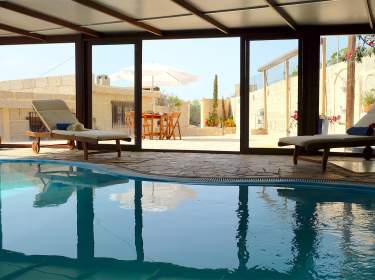Ferienhaus mit Privatpool und Charme im Wander- und Klettergebiet
