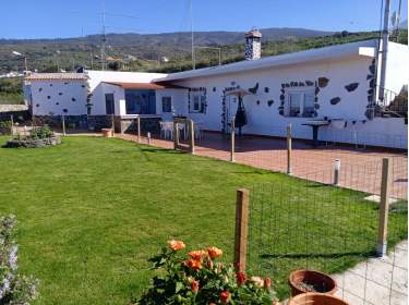 Ferienwohnung auf ruhiger Finca mit Meerblick, Terrasse und Grill