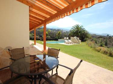Ferienwohnung mit Terrasse und Pool auf einer Finca im Südwesten