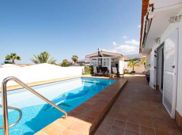 Elegantes Haus am Meer mit herrlichem Atlantikblick bis La Gomera