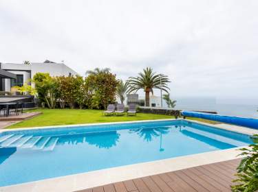 Villa mit Meerblick & vielen Extras