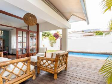 Haus mit Pool in bester Lage