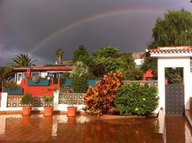 Sonne, Regen und Regenbogen auf Teneriffa