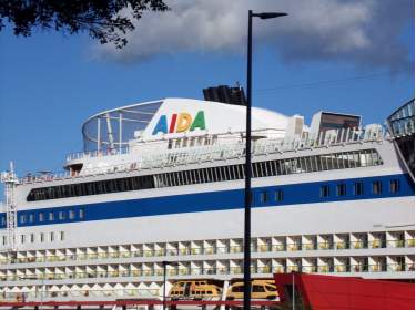 AIDA Kreuzfahrtschiff in Santa Cruz auf Teneriffa